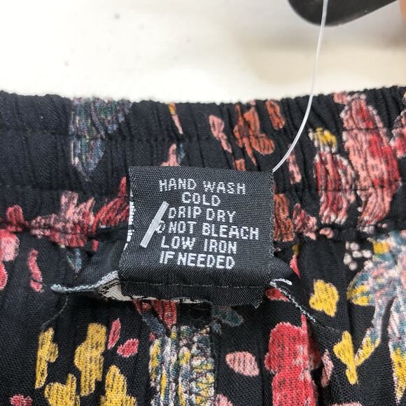 Angie Women’s Black Floral Cactus Shorts Pull On Boho Beachy Y2K Size M - Picture 5 of 6